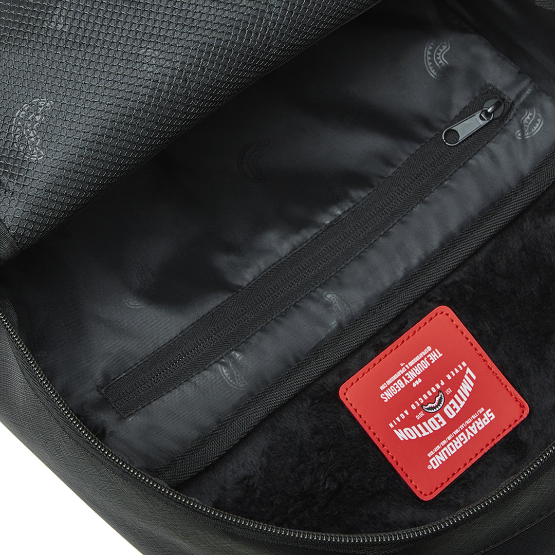 Limited Edition Shark Central: 2.0: Black On Black DLXSV Backpack For Unisex - 910B5443NSZ